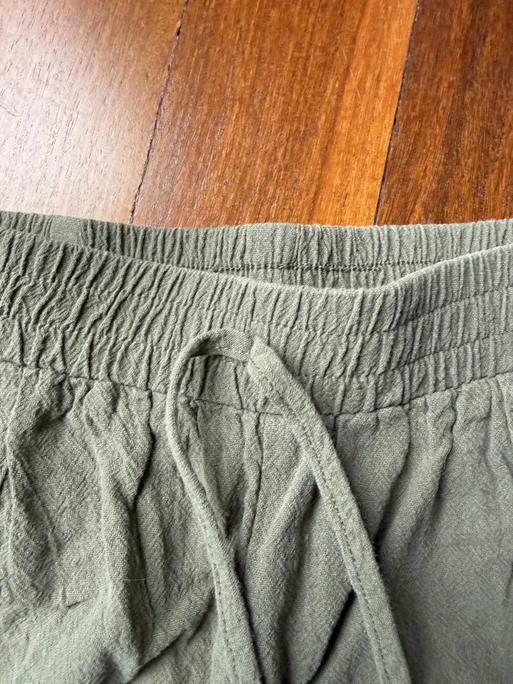SHEIN Sz S Olive Green Elastic Waist Shorts with Pockets